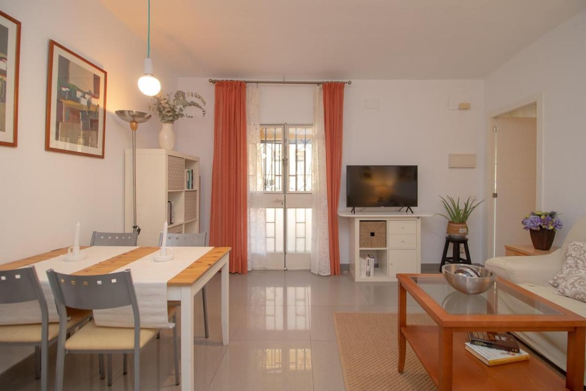 C52 - Seaside 2 Bedrooms By The Center มาลากา ภายนอก รูปภาพ