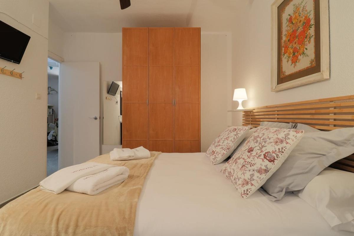 C52 - Seaside 2 Bedrooms By The Center มาลากา ภายนอก รูปภาพ